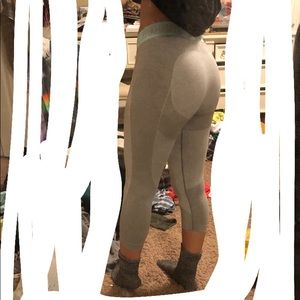 Gym shark cropped leggings